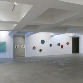José Bechara, Deambulações no labirinto (Wanderings in the labyrinth), exhibition view. Courtesy of Carlos Carvalho Gallery