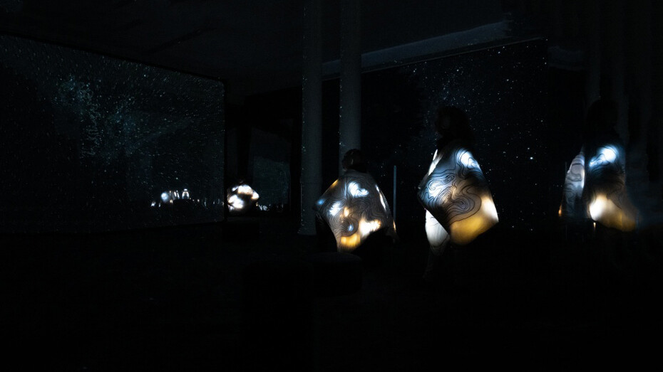 Entre réflexions et immersion, vue de l'exposition. Avec la courtoisie du Cercle Cité