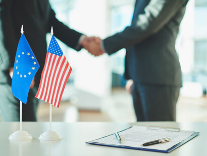 Diplomacia. O novo século XXI trouxe novas matérias e disciplinas à baila que, as guerras econômicas infiltradas nas guerras cambiais, comerciais e de financeirização, serão discutidas no âmbito da arbitragem política e comercial