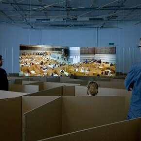 Aernout Mik. Courtesy of carlier | gebauer