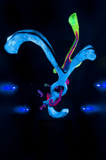 Ambiente spaziale a luce
nera [Spatial
Environment in Black
Light]
1948 – 1949
‘Lucio Fontana. Walking
the Space: Spatial
Environments, 1948 –
1968,
’ Hauser & Wirth
Los Angeles, 2020
Lucio Fontana
© Fondazione Lucio Fontana by SIAE 2020