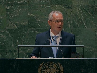 UN General Assembly President Csaba Kőrösi delivers a speech to the UN General Assembly