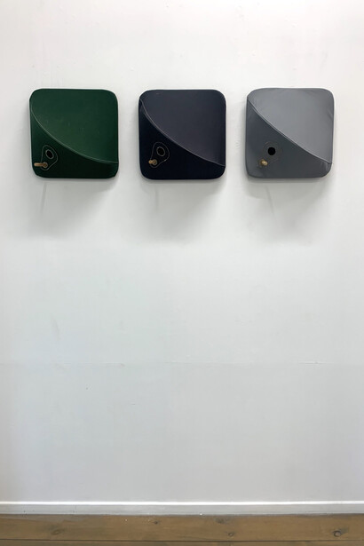 Dré Wapenaar, Shelters and textiles, exhibition view. Courtesy of NL=US Art 