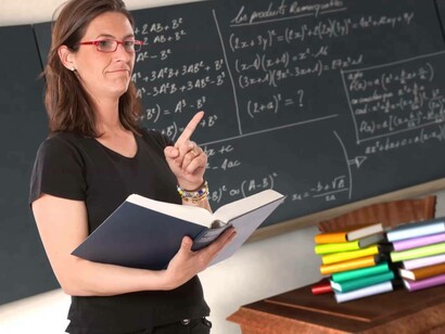 Una profesora en clase