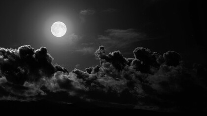 La muerte nos zarandea, nos vacía por dentro, nos mata un poco con cada ausencia que deja a nuestro lado