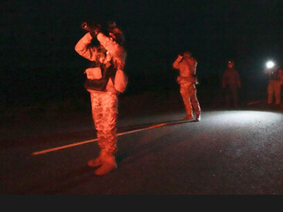 Adicionalmente, las políticas económicas y de seguridad de la Unión Europea entraron en contradicción al apoyar simultáneamente la expansión de la OTAN hacia el este y profundizar su dependencia energética respecto a Rusia. Grupo móvil del Servicio Estatal de Fronteras de Ucrania buscan drones rusos (21/02/2024)