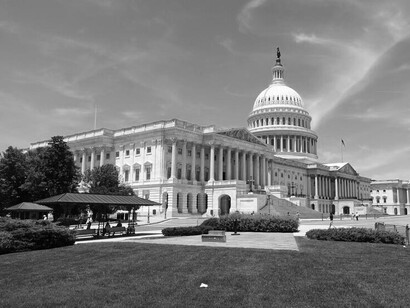 Yves Bonzon: "Es fruto del giro estadounidense hacia la autonomía estratégica. Washington ha virado porque una consecuencia del neoliberalismo es la pérdida de las cadenas de suministro". El Capitolio, Washington D. C., EE.UU.