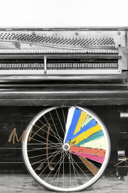 Senza titolo, 2006, fotografia stampata a getto d'inchiostro in bianco e nero con interventi a pastello, 100x130 cm.