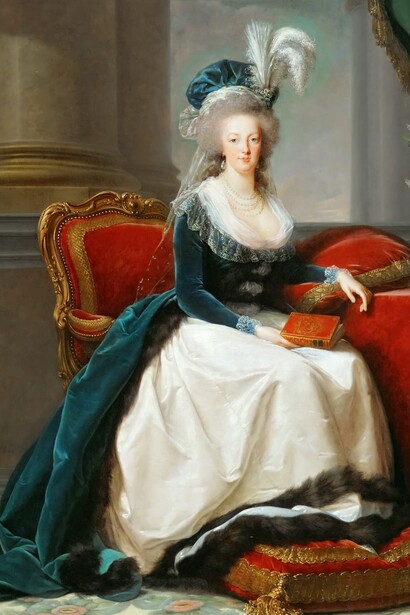 Élisabeth Louise Vigée Le Brun, "Maria Antonietta seduta, in cappotto blu e abito bianco, con un libro in mano", 1788, Versailles, Francia 