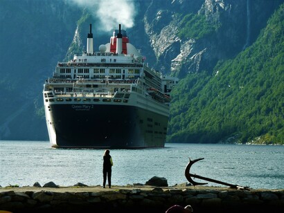 Nave tra i fiordi