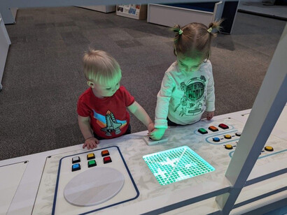 Eyes on the skies. Managing air traffic in Canada, exhibition view. Courtesy of Ingenium. The Canada Aviation and Space Museum