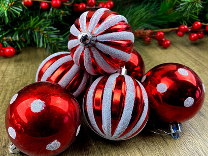 Grupo de ornamentos navideños