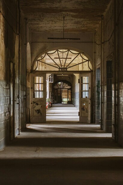 Il Servizio Sanitario Nazionale rimane un pilastro del welfare italiano, ma necessita di riforme e finanziamenti per garantire l’universalità e l’efficienza delle cure  