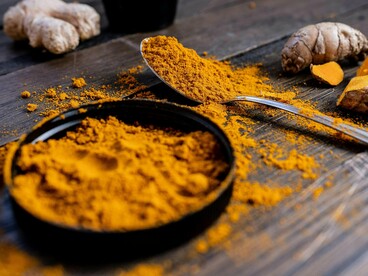 Cada pessoa é única, com suas vivências e experiências únicas. Com o seu sentir e o seu existir únicos. Nenhum de nós cabe em tabelas e fórmulas prontas. Cada um de nós tem uma jornada da vida