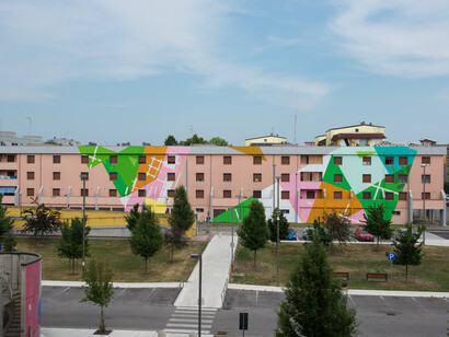 Without Frontiers, Lunetta a colori. Courtesy of Caravan SetUp