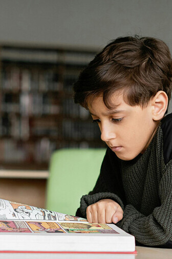 Alfabetização visual ajuda na análise de memes, infográficos e outras mensagens visuais complexas