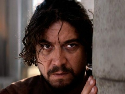 Riccardo Scamarcio, come protagonista nel ruolo di Caravaggio