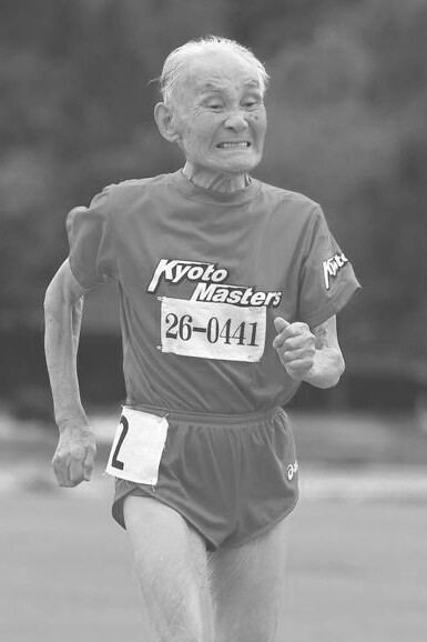 Hidekichi Miyazaki estableció el récord en la división M100 en 29.83, que es la marca ratificada por World Masters Athletics