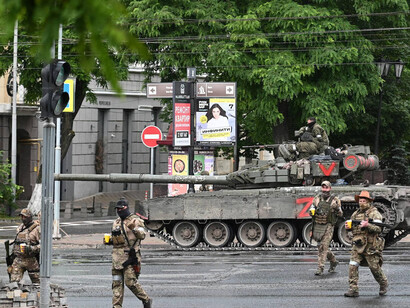 El propietario del Grupo Wagner y sus tropas llegan a la ciudad rusa clave de Rostov del Don tras cruzar la frontera desde Ucrania