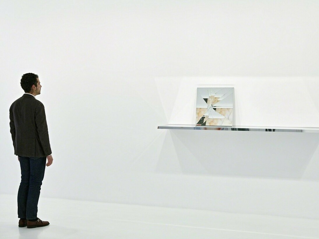 Josephine Meckseper, Exhibition view. Courtesy of Gagosian Gallery