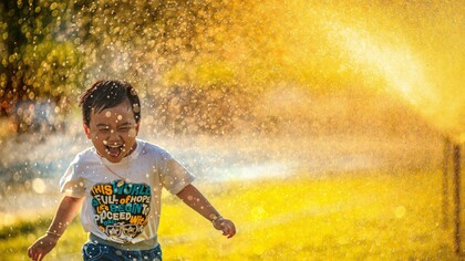 Bambino che corre. Le diverse accezioni della "gioia"