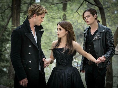 Fallen, con Addison Timlin, Jeremy Irvine e Harrison Gilbertson