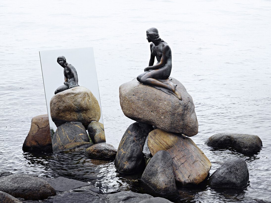 Elmgreen and Dragset, When a Country Falls in Love with Itself, 2008, Laserchrome colour print, 200 x 150 cm  © Michael Elmgreen and Ingar Dragset/BONO, Courtesy Statoil art programme