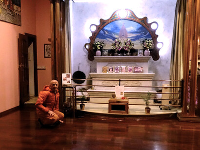 El monje Isvara (Ismael), orando