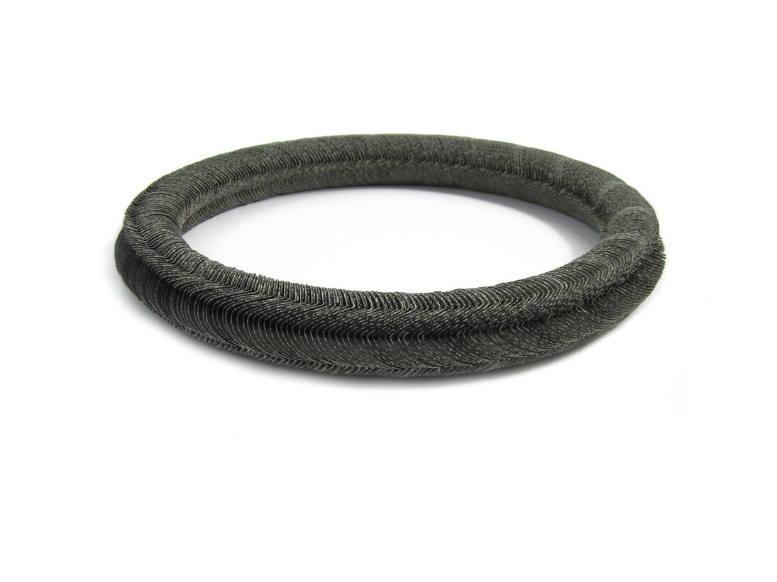 Nel Linssen, Grey Paper Necklace, courtesy of The Scottish Gallery