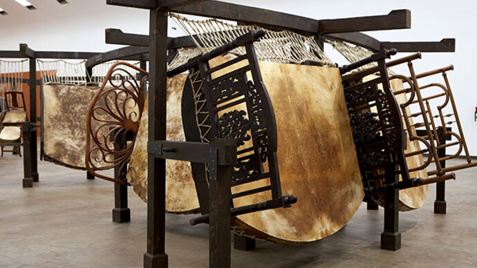 Chen Zhen
Jue Chang, Dancing Body – Drumming Mind (The Last Song), 2000 Installation view, Kunsthalle Wien, Vienna, 2007
© Kunsthalle Wien, 2007
Collection Pinault
Courtesy Galleria Continua, San Gimignano / Beijing / Les Moulins / Habana © ADAGP, Paris
Photo: Daniel Moulinet