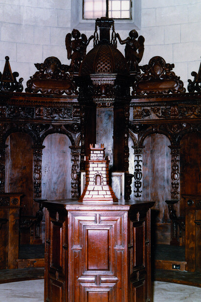 Sassari, Duomo di San Nicola, coro ligneo intagliato del XVIII sec., dopo i restauri