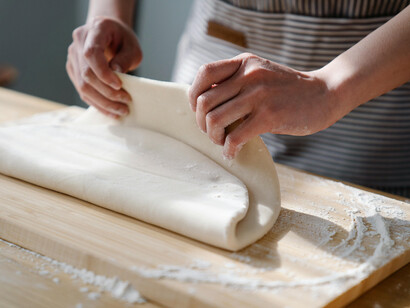 El pan ha estado presente en la dieta humana por más de 12.000 años, acompañando la evolución de diversas civilizaciones