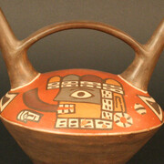 Botella Asa Puente

Materiales: Cerámica

700 - 1100 dC

Medidas: 155 mm de alto