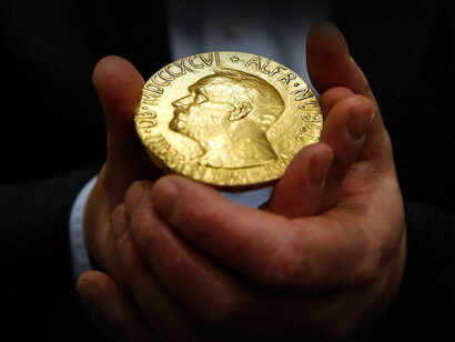 Hay un mecanismo que pareciera medir el valor de los libros: el premio literario. De estos hay muchos, y el Nobel es acaso el más famoso