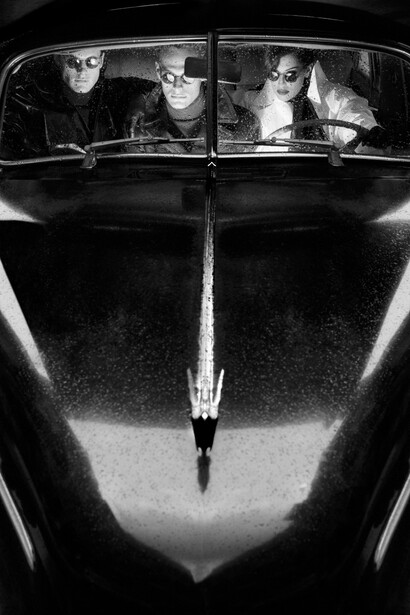Albert Watson, Yasmeen Ghauri, German Vogue, NYC, 1992. Courtesy of Fahey/Klein Gallery