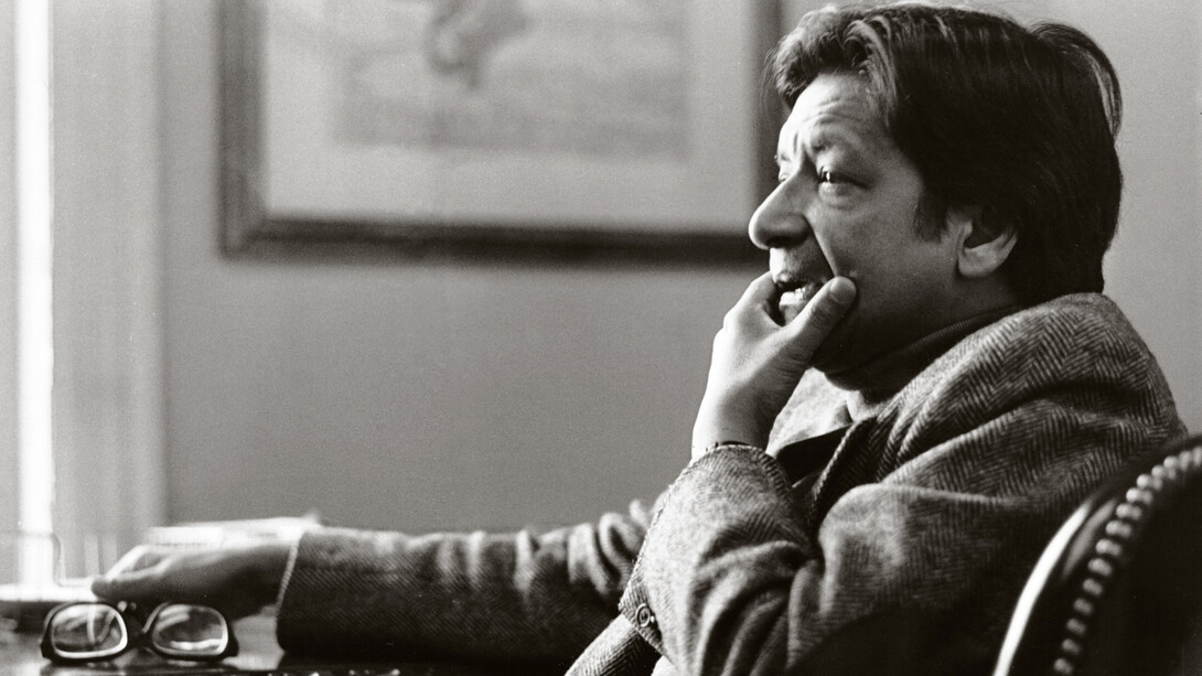 V. S. Naipaul, fue un escritor británico-trinitense que recibió el premio Nobel de Literatura en 2001