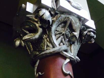 Casa Gorky, colonna della serpenti (Foto: Simonetta Sandri)