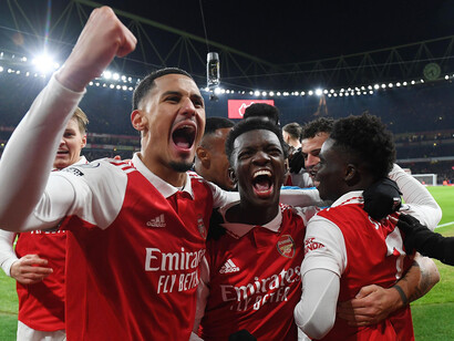 Gunners de l'Arsenal. Arsenal grappille chaque point possible et est devenu la locomotive de la Premier League