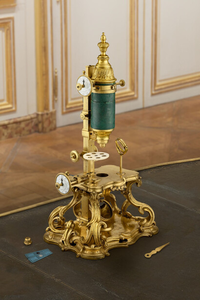 Compound Microscope with a Micrometric Stage, french, early 1750s. Courtesy of J. Paul Getty Museum
