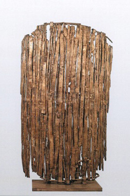 Alberto Ghinzani, Grande materia, 1975-1976, bronzo, 192 x 120 x 65 cm
