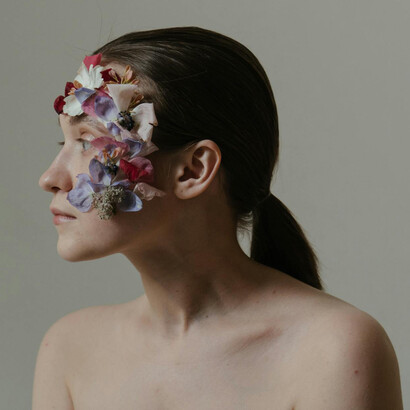 Histórias fantásticas que unem eventos surreais ao cotidiano revelam novos olhares sobre temas políticos, psicológicos e sociais