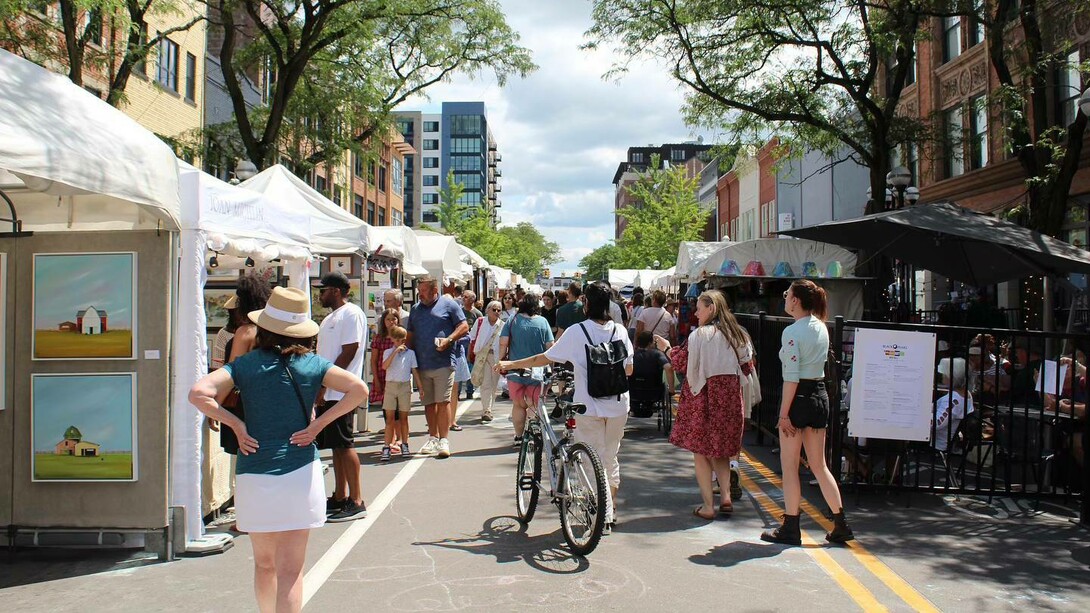 Ann Arbor Art Fair, past edition, exhibition view. Courtesy of Ann Arbor Art Fair