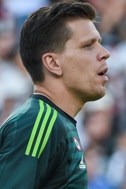 A seguito dell'infortunio di Ter Stegen, Szczęsny ha firmato con il Barcellona, intraprendendo una nuova sfida a difesa dei pali blaugrana fino al 2025