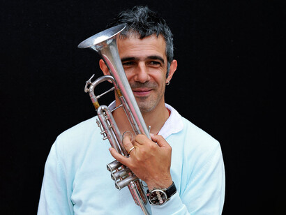 Paolo Fresu, il jazz ha cento anni ed ha attraversato due secoli nei quali le cose si sono evolute con una velocità incredibile, foto Jean-Louis Neveu