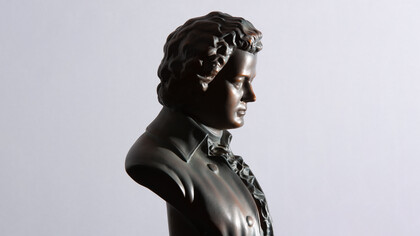 Ludwig van Beethoven, riconosciuto come uno dei più grandi compositori della tradizione classica occidentale