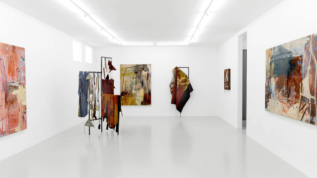 Jo Dennis, Never the straightest path, exhibition view. Courtesy of Belenius