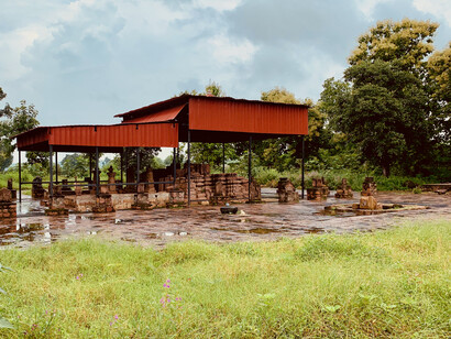 Gandai fue en su día un importante sitio de templos hindúes, budistas y jainistas. Se han encontrado restos de templos de los siglos IX al XIV repartidos en un radio de 5 kilómetros.  Chhattisgarh, India