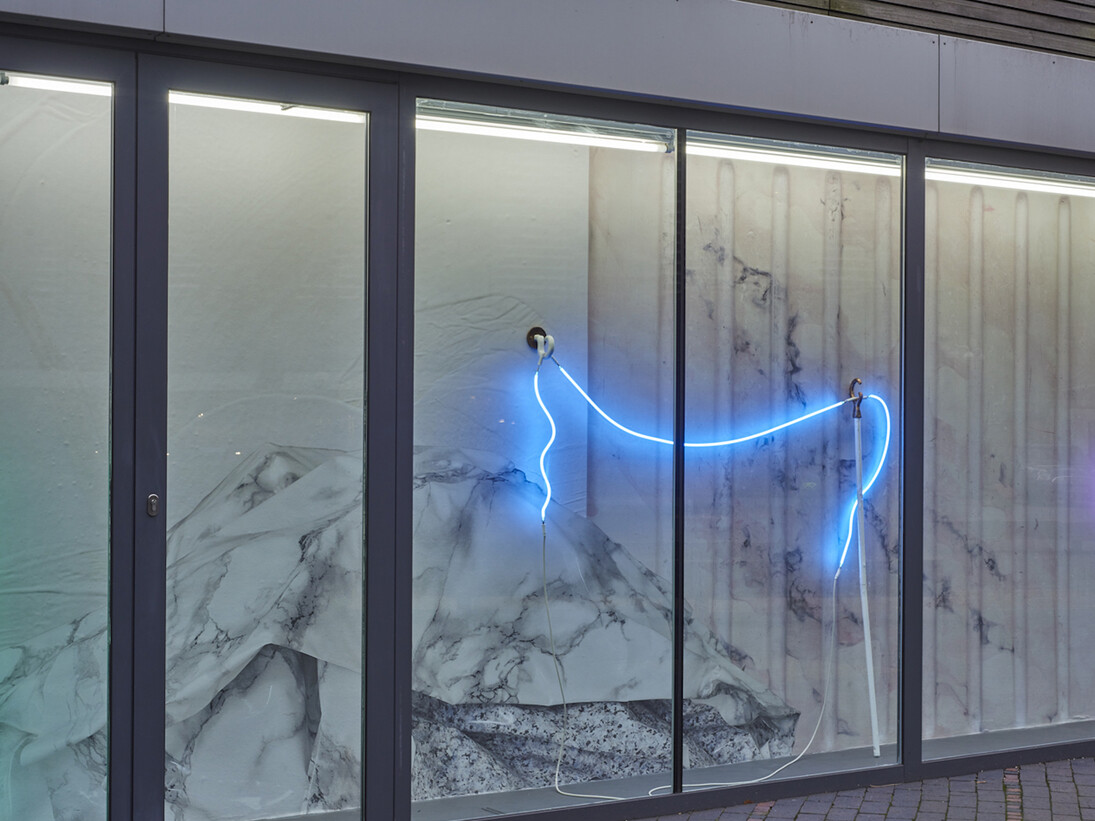 Clare Kenny, Enough rope to hang ‘emselves, 2016. Installation view. Image courtesy of VITRINE. Photographer: Jonathan Bassett.