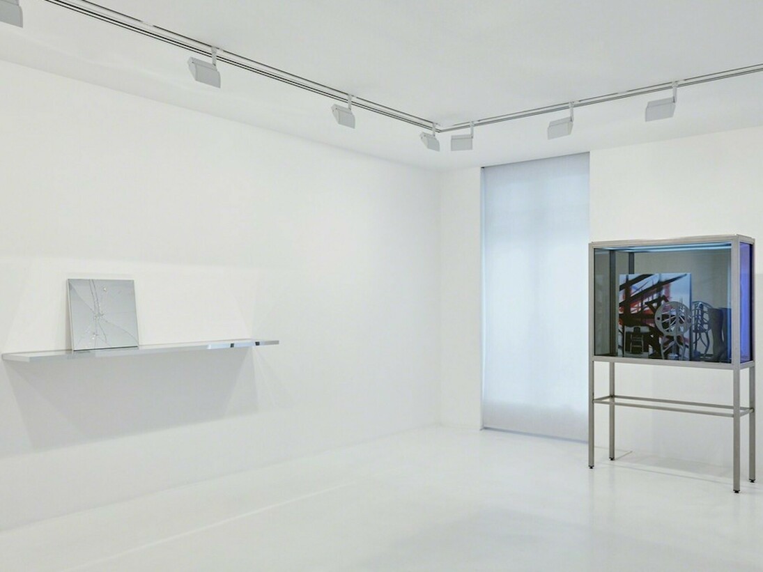 Josephine Meckseper, Exhibition view. Courtesy of Gagosian Gallery