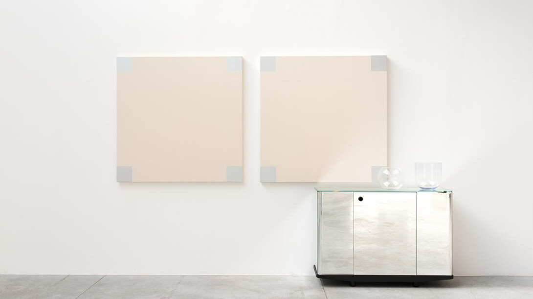 John M Armleder, Photomap (furniture sculpture), 2019. Gracieuseté de la Galerie Almine Rech